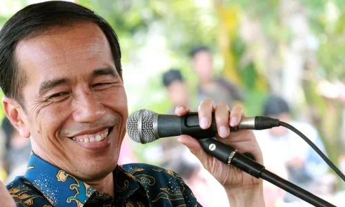 AGENDA PRESIDEN : Jokowi Sidak Gudang Bulog Karanganyar