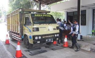 GALIAN C KLATEN : 66 Pengemudi Truk Galian C Kena Semprit