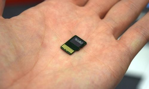 TEKNOLOGI TERBARU : Micro SD Sandisk Teranyar Semenit Bisa Transfer 1.200 Foto 