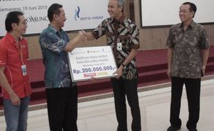 PROGRAM CSR : Sebanyak 460 Pasien Kurang Mampu Dapat Bantuan Sido Muncul