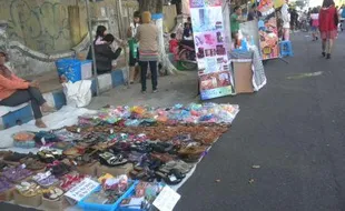 CAR FRE DAY MADIUN : Di Kota Madiun, CFD Tak Ubahnya Pasar Tumpah