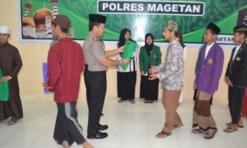 DAI POLISI : Ramadan, Polisi Magetan Unjuk Kebolehan Mengaji