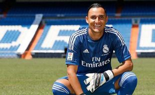 CEDERA KIPER : Keylor Navas Jalani Operasi