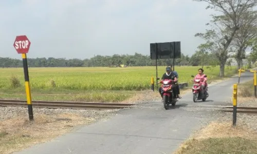 13 Perlintasan KA Tanpa Palang di Sragen Dijaga Petugas Linmas, Ini Daftarnya