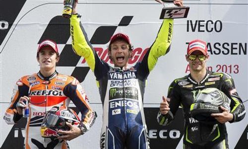 MOTOGP BELANDA 2015 : Terlibat Pertarungan Sengit, Rossi-Marquez Tetap Bersahabat