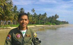 PESAWAT HERCULES JATUH : Tembakan Salvo Iringi Pemakaman Kapten Sandy di TMP Semarang