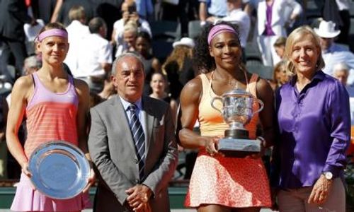 FRENCH OPEN 2015 : Tumbangkan Safarova, Serena Rebut Juara Prancis