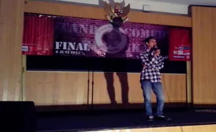 KAMPUS JOGJA : Je Arif Melenggang di Stand Up Comedy Himatika 2