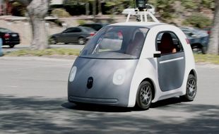 TEKNOLOGI TERBARU : Mobil Tanpa Sopir Buatan Google Kembali Kecelakaan