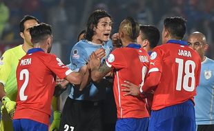 SANKSI PEMAIN : Cavani Dihukum 2 Pertandingan