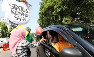 FOTO HARI ANAK NASIONAL : FAS Unjuk Rasa demi Anak di Solo