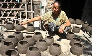 FOTO KERAJINAN NGAWI : Gerabah Alat Dapur Lestari di Ngawi