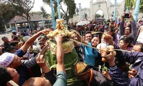 FOTO LEBARAN 2015 : Ini Foto-Foto Garebeg Syawal di Solo