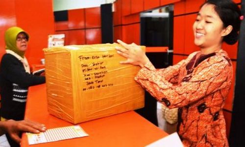 JASA PENGIRIMAN BARANG : Di Kantor Pos, Pengiriman Parcel Paling Lebih Banyak daripada Surat