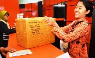 TAHUN BARU 2016 : Kiriman Paket Anda Molor? Ini Penjelasan PT Pos