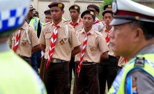 FOTO LEBARAN 2015 : Pramuka Semarang Dukung Ketupat Candi