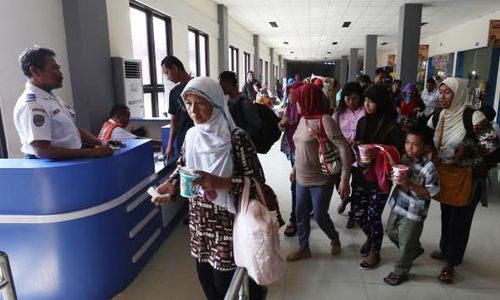 TERMINAL TIRTONADI SOLO : DPRD: Jangan Ada Pungli Setelah Tarif Peron Naik