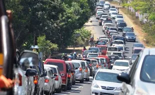 MUDIK LEBARAN 2015 : Arus Balik Memuncak, Madiun-Nganjuk Macet Total