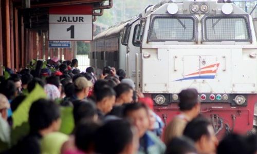 TIKET KERETA API : Tarif KA Ekonomi Jarak Jauh Turun, Cek di Sini!