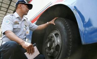 ANGKUTAN LEBARAN 2016 : Dishubkominfo Gunungkidul Kandangkan Dua Unit Bus Jogja-Wonosari