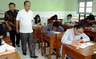 KAMPUS JOGJA : DIY Bebas Perguruan Tinggi Abal-Abal