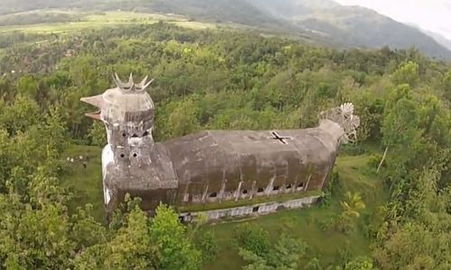 KISAH UNIK : Gereja Berbentuk Ayam di Dekat Borobudur Ini Jadi Sorotan Dunia