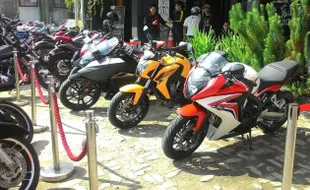 RECALL SEPEDA MOTOR : Starter Bermasalah, 45.153 Unit Honda Big Bike Ditarik