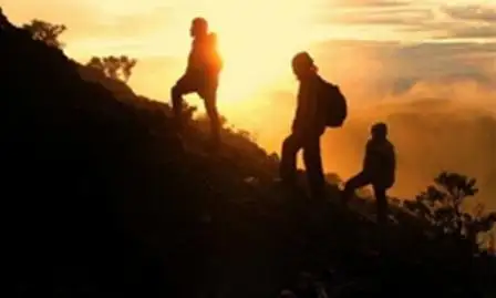 Persiapkan Fisik & Gizi sebelum Naik Gunung