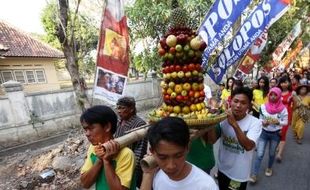 FOTO WISATA SOLO : Begini Grebeg Syawal di Balekambang