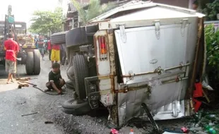 FOTO KECELAKAAN KLATEN : Begini Sisa Kecelakaan Maut di Besole