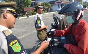 OPERASI YUSTISI : Puluhan Orang Terjaring Operasi KTP di Kudus