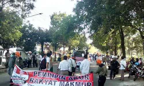 PILKADA SRAGEN : Pendukung Yuni-Dedy Langgar Aturan Kampanye di CFD