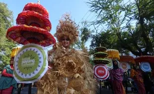 FESTIVAL PAYUNG INDONESIA : Ajak Wisman ke Solo, Festival Payung Dipromosikan di Thailand