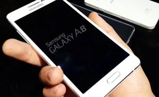 SMARTPHONE TERBARU : Ponsel Tertipis, Samsung Galaxy A8 Siap Rilis