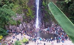 BENCANA ALAM NGANJUK : Ini Dia Korban Longsoran Air Terjun Sedudo