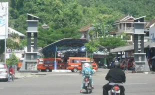 MUDIK LEBARAN 2015 : H+1 Lebaran, Jalan Solo-Wonogiri Padat Merayap