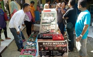 DEMAM BATU AKIK : Pemudik Berburu Fire Opal di Wonogiri