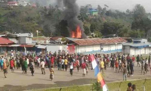 MASJID DI PAPUA DIBAKAR : Surat Larangan Salat Id di Tolikara Ditembuskan ke Bupati dan Polres, ke Mana Aparat?