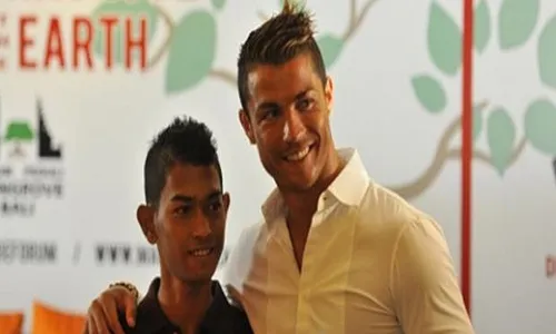 MARTUNIS GABUNG SPORTING LISBON : Cristiano Ronaldo Beri Hadiah Iphone 6