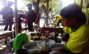 KULINER SLEMAN : Segarnya Es Dawet Pendawa Langganan Artis