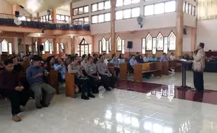 MASJID DI PAPUA DIBAKAR : Redam Penularan Insiden Tolikara, Polres Kediri Kumpulkan Pendeta