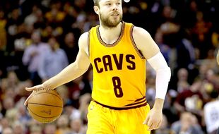 TRANSFER PEBASKET NBA : Cavs Ikat Dellavedova Rp16 M