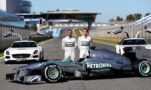 FORMULA ONE 2017 : Februari, Mercedes Luncurkan Mobil Baru