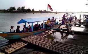 Gempa Tak Pengaruhi Wisatawan di Pantai Selatan