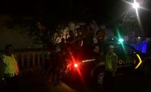 PATROLI MAGETAN : Ada-Ada Saja Polisi Magetan Ini. Patroli yang Dibawa Malah Kentongan