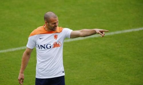 BURSA TRANSFER : Ron Vlaar Segera Gabung Lazio