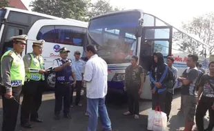 ARUS BALIK : Bus Dinyatakan Tidak Layak Jalan, Calon Penumpang Nyaris Terlantar