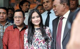 SENSASI ARTIS : Serius Tanggapi Haters, Prilly Tes Keperawanan