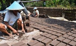 Foto Batu Bata Kering Magetan Rp400/Biji