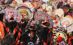 FOTO KEDIRI LAGI : Begini 1.700 Penari Barongan di SLG